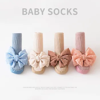 Модни Сладки обувки-носочки за новородени момичета с лък, нескользящие чехли с мека подметка, модел обувки за деца