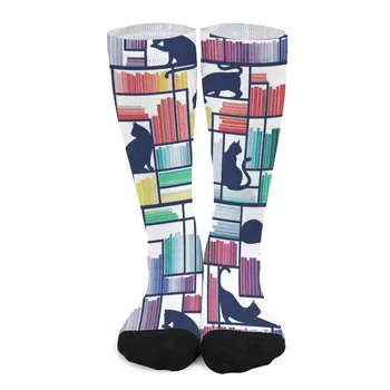Дъгова bookshelf // на бял фон тъмно синьо полк и библиотечни чорапи с котки Чорапи за голф Дамски чорапи